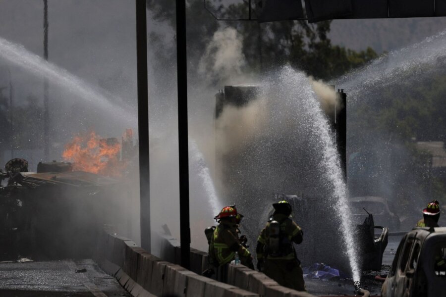 Χιλή: Τέσσερις νεκροί και 17 τραυματίες από έκρηξη βυτιοφόρου στην πρωτεύουσα Σαντιάγο