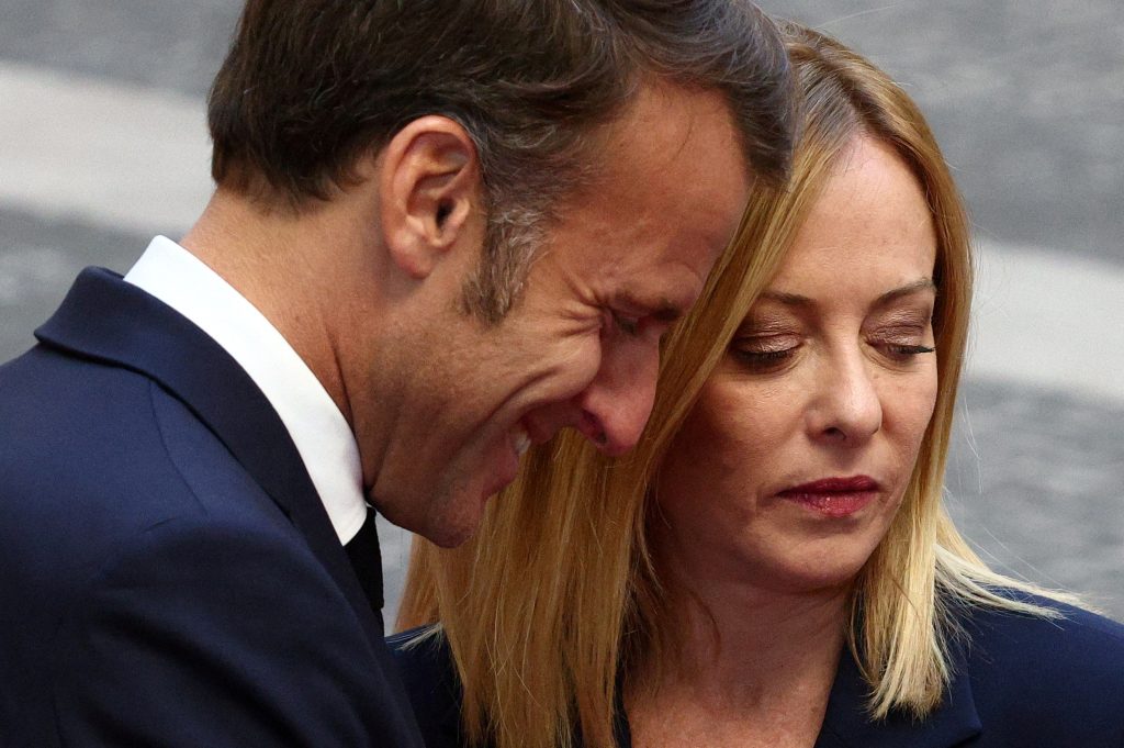 Σύγκρουση Μελόνι-Μακρόν, με αναφορά στη δολοφονία του Γάλλου ακροδεξιού ακτιβιστή Κεντέν Ντεράνκ