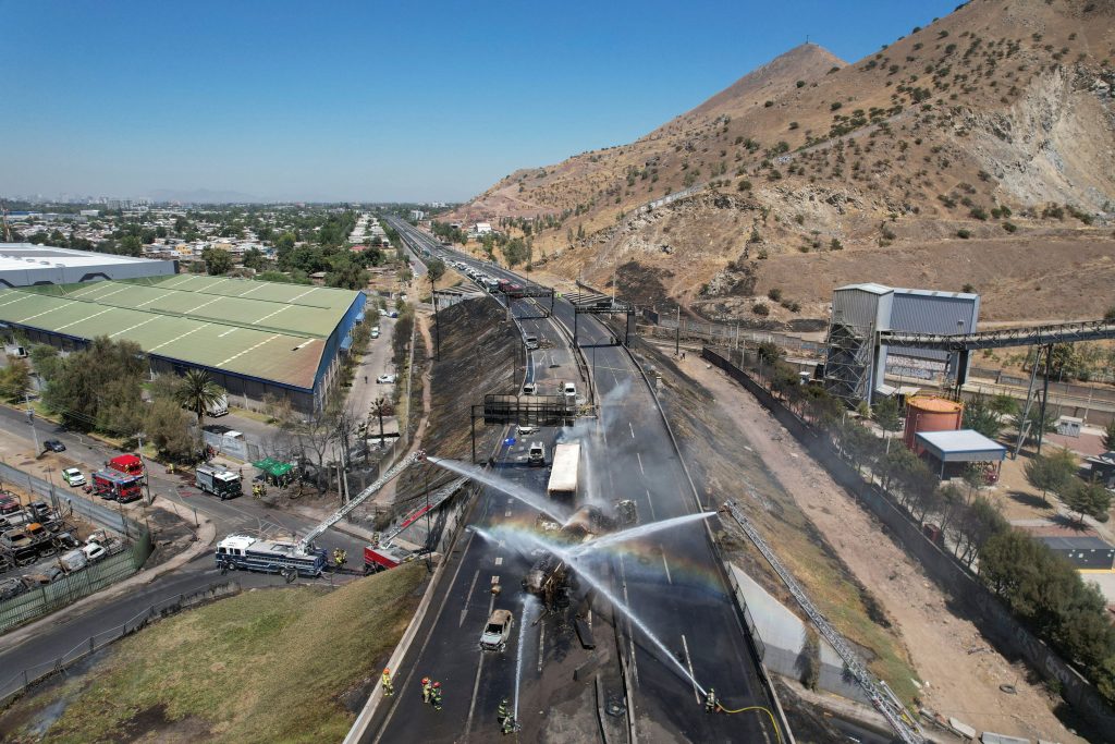 Χιλή: Τέσσερις νεκροί και 17 τραυματίες από έκρηξη βυτιοφόρου στην πρωτεύουσα Σαντιάγο