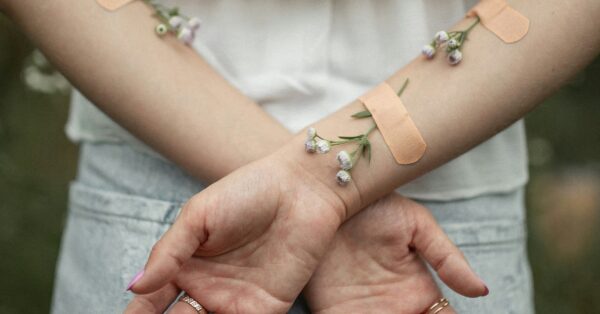 Ας μιλήσουμε για το έμφυλο χάσμα υγείας: Οι γυναίκες περνάμε ασθενείς πάνω από το 25% της ζωής μας