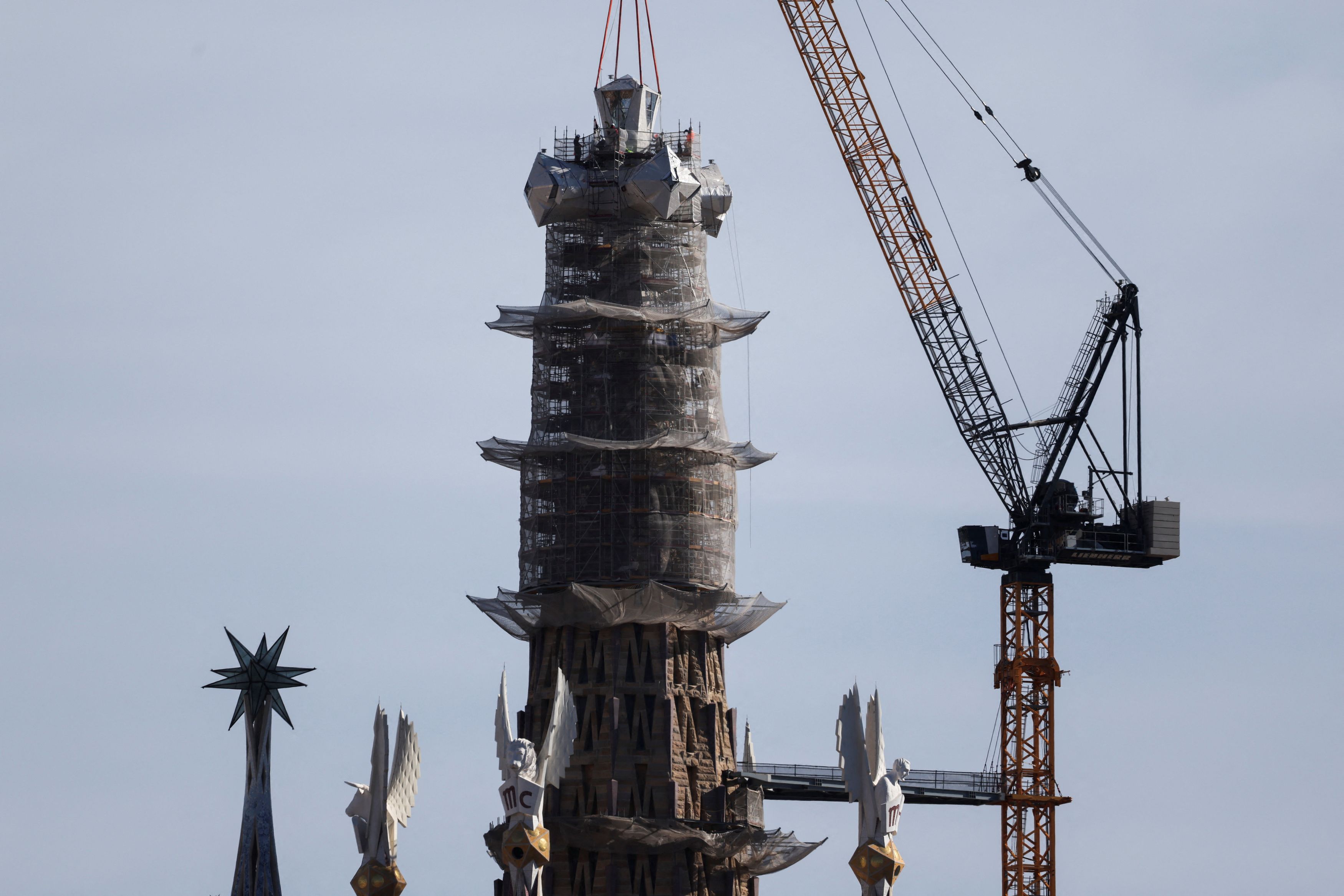 «Σαγράδα Φαμίλια, 172, 5 μ., 144 χρόνια μετά» - Ο Όργουελ ήθελε να ανατιναχθεί, τώρα μπήκε το τελευταίο κομμάτι