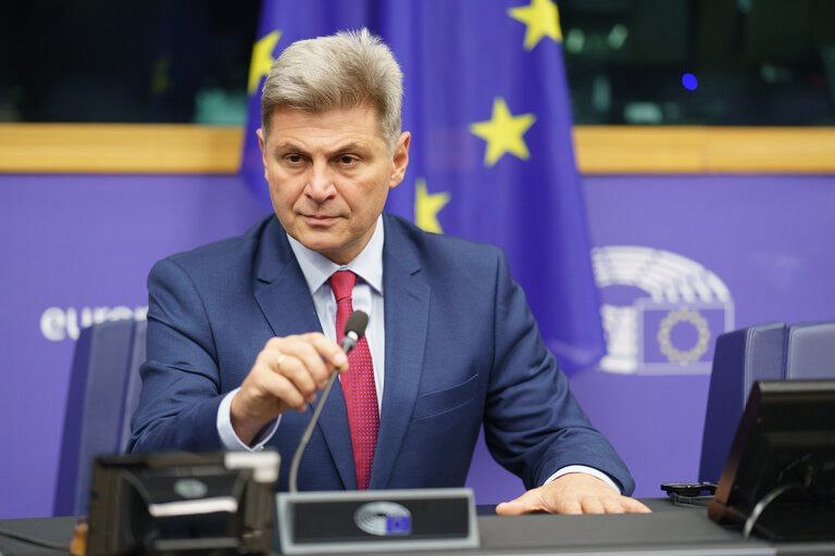 Νικόλας Φαραντούρης: Έρευνα του Ευρωπαϊκού Κοινοβουλίου για τα δάνεια σε ελβετικό φράγκο στην Ελλάδα