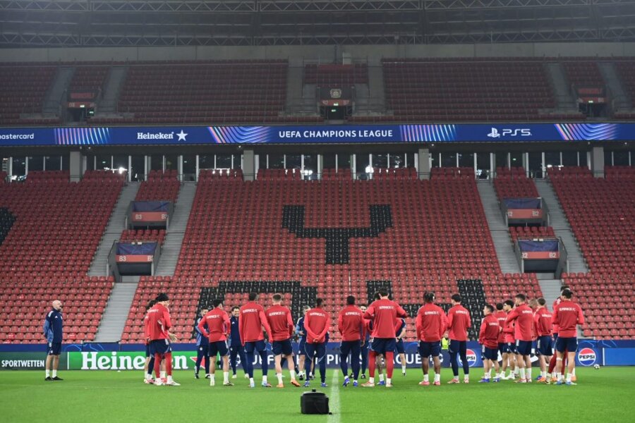 Η προπόνηση του Ολυμπιακού στην BayArenA - Δείτε βίντεο και φωτογραφίες