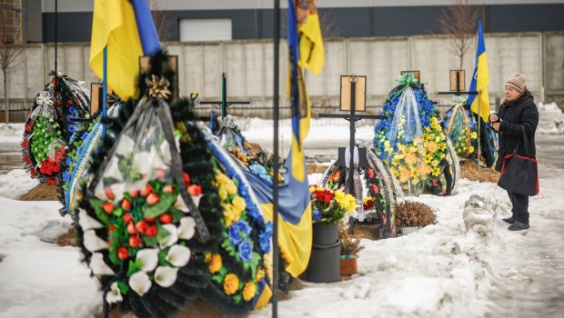 Ουκρανία: Τα μηνύματα Κιέβου, Μόσχας και ΕΕ για τα τέσσερα χρόνια πολέμου δεν προμηνύουν τη λήξη του