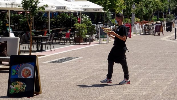 Πανελλαδική απεργία σε επισιτισμό και τουρισμό - Συγκέντρωση στο υπουργείο Εργασίας