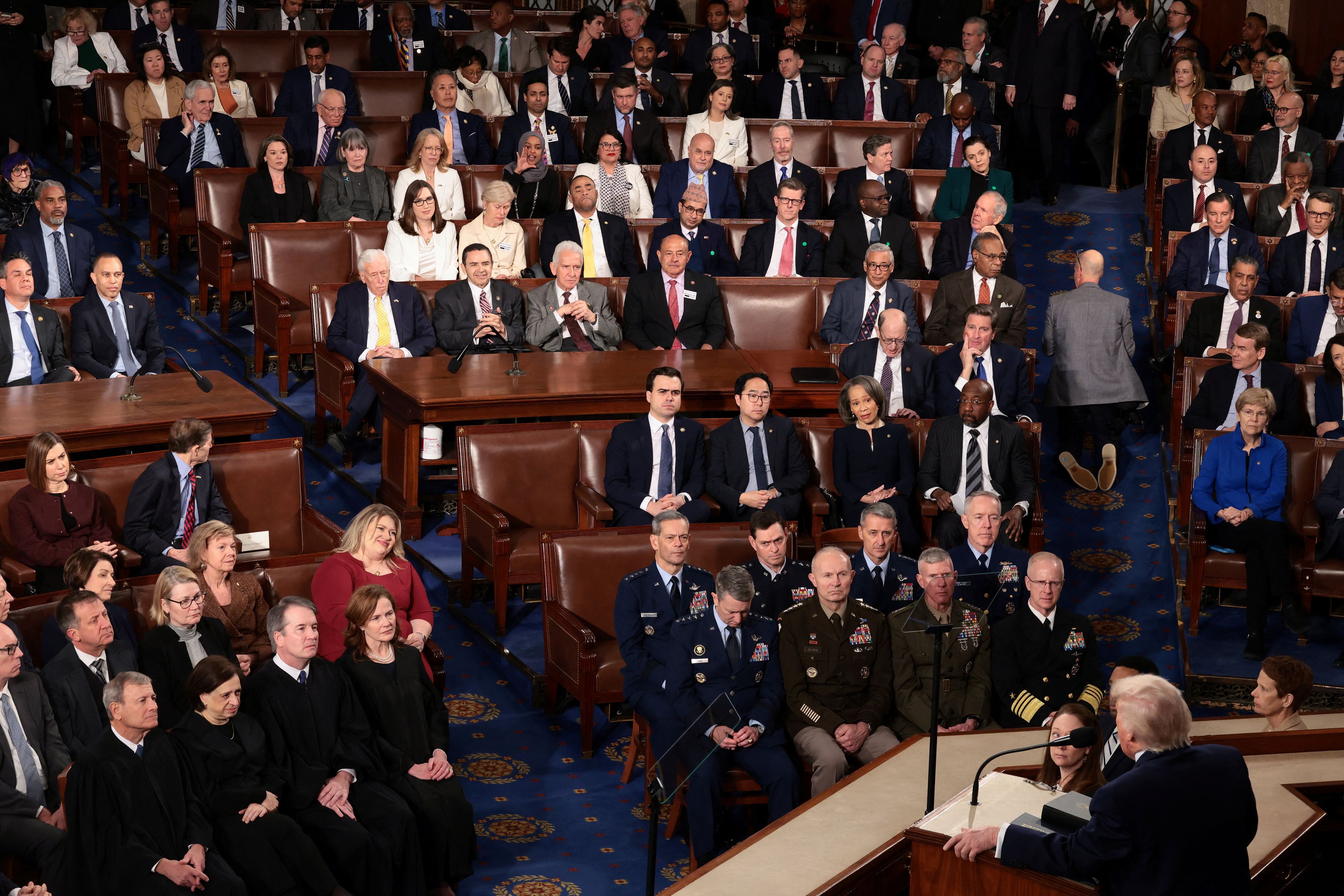 «Σκοτώνετε Αμερικανούς»: Η Ιλχάν Ομάρ των Δημοκρατικών, διέκοψε το αντιμεταναστευτικό παραλήρημα του Τραμπ