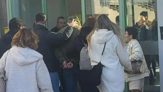 Αίγιο: «Σε σοκ τα παιδιά - Ο γιος μου θα μείνει με τα σκάγια όλη του τη ζωή» - Οργή συγγενών για τον 46χρονο