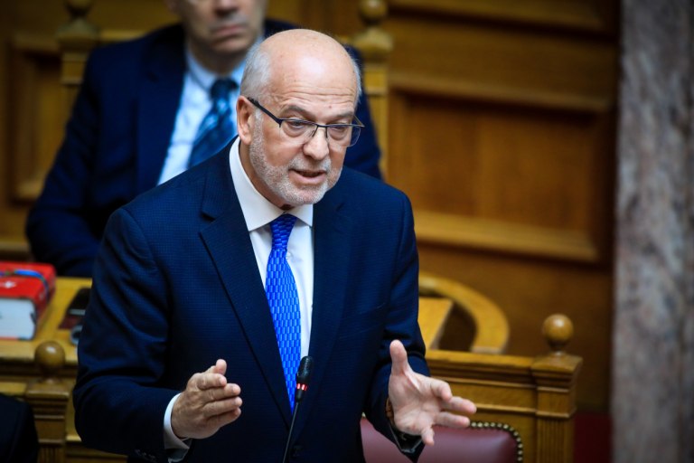 Βουλή: Κόντρα Φλωρίδη – Βελόπουλου για τη συμφωνία με Chevron με φόντο τον… Σαμαρά