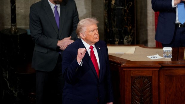 Δημοκρατικοί καταγγέλλουν πως αποκρύφθηκαν έγγραφα της υπόθεσης Έπσταϊν που αφορούσαν τον Τραμπ