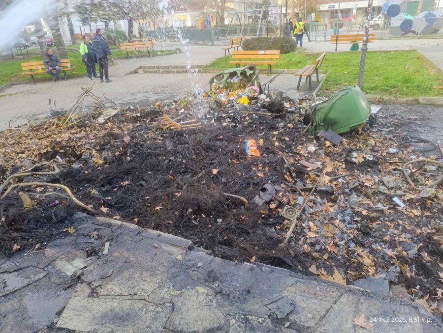 vandalismoi plateia larisa