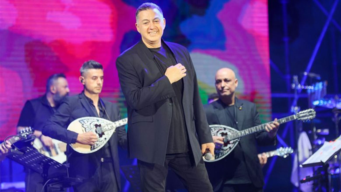 Νίκος Μακρόπουλος: Αναβάλλονται οι εμφανίσεις του στον Βοτανικό για λόγους υγείας - Η ανακοίνωση του μαγαζιού