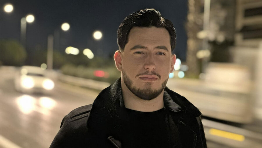 Μάριος Τσιλιγιάννης: Κερδίζει τις εντυπώσεις με τo single «Παραλιακή»!