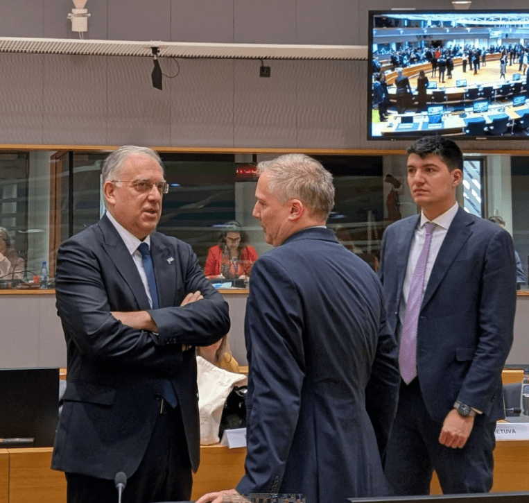 Θεοδωρικάκος: Δίκαιη κατανομή των πόρων της ΕΕ με γεωγραφική ισορροπία - Οικονομικός Ταχυδρόμος