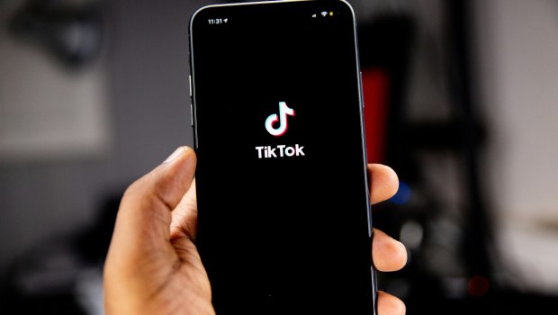 Το TikTok επιστρέφει στην Αλβανία μετά την απαγόρευση που επέβαλε η κυβέρνηση πριν ένα χρόνο