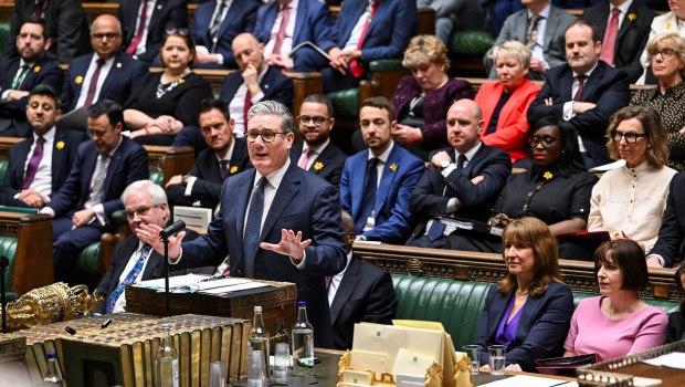 Βρετανία: Έχασε την έδρα του στο Μάντσεστερ ο Στάρμερ - Στηρίζει την ελληνικής καταγωγής Αγγελική Στόγια