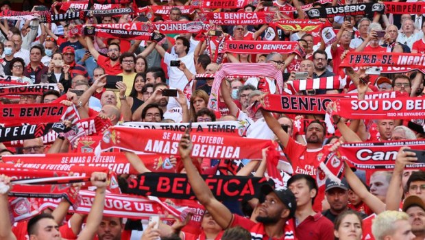 Αυστηρές κυρώσεις από τη Μπενφίκα σε πέντε οπαδούς της για ρατσιστικές συμπεριφορές