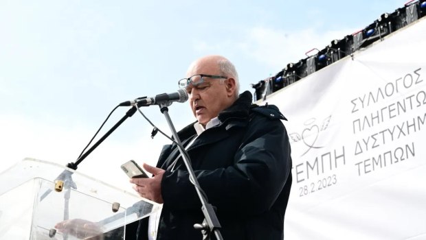 Ηλίας Παπαγγελής: Η κόρη μου βρήκε χτες στα Τέμπη ένα ανθρώπινο οστό - Απόδειξη για το μπάζωμα