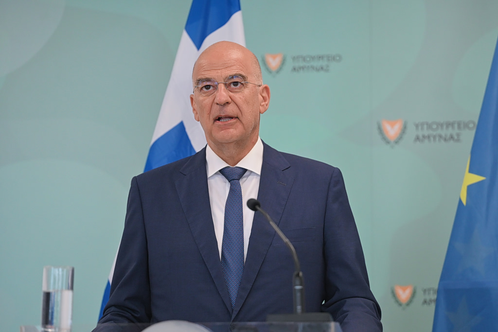 Έκτακτη σύσκεψη στο ΥΠΕΘΑ υπό τον Δένδια για τις ραγδαίες εξελίξεις στη Μέση Ανατολή