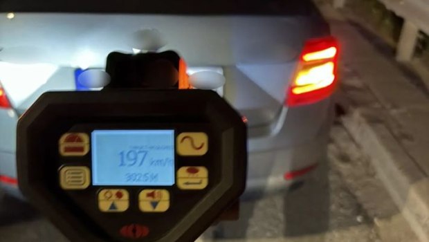 Κηφισιά: Συνελήφθη 22χρονος που έτρεχε με 197 χλμ/ώρα – Δεν είχε δίπλωμα οδήγησης