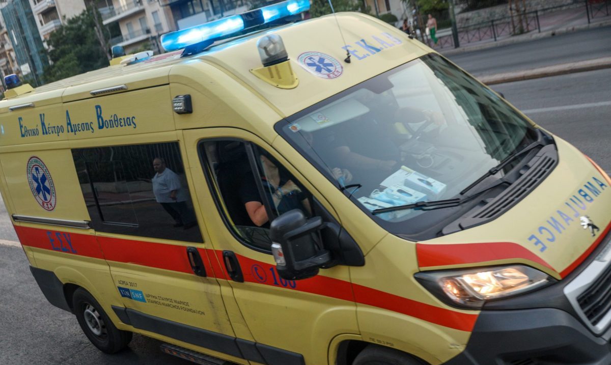 ΑΣΘΕΝΟΦΟΡΟ ΕΚΑΒ (ΓΙΑΝΝΗΣ ΠΑΝΑΓΟΠΟΥΛΟΣ/ EUROKINISSI)