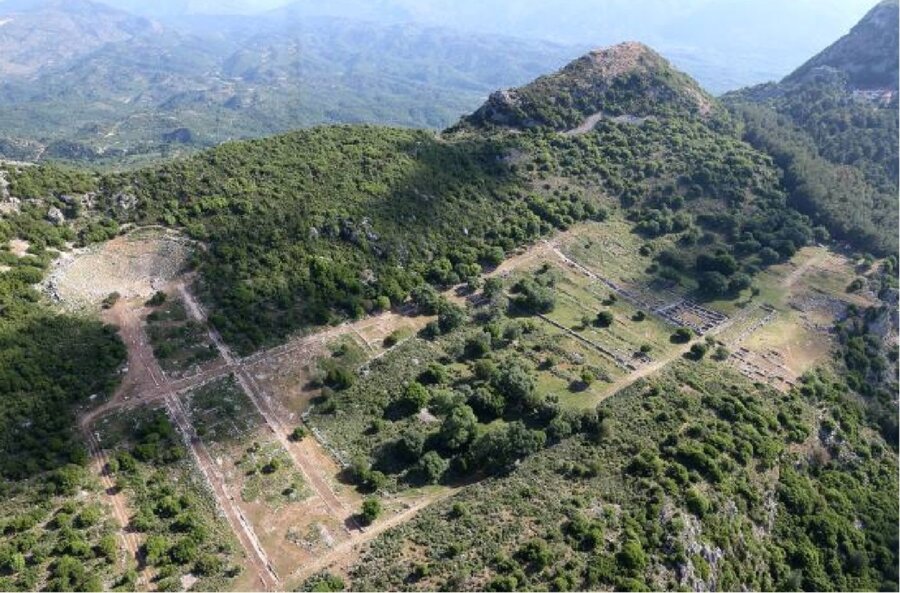 Ο αρχαιολογικός χώρος Κασσώπης από ψηλά