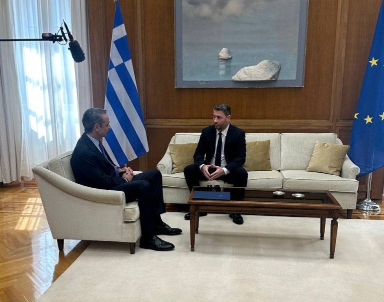 Ολοκληρώθηκε η συνάντηση Μητσοτάκη – Ανδρουλάκη: «Κανένα σενάριο εμπλοκής στον πόλεμο» λέει ο πρόεδρος του ΠΑΣΟΚ