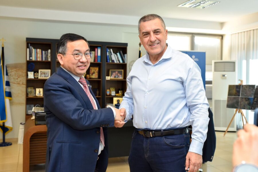 kouretas-presvis-kinas