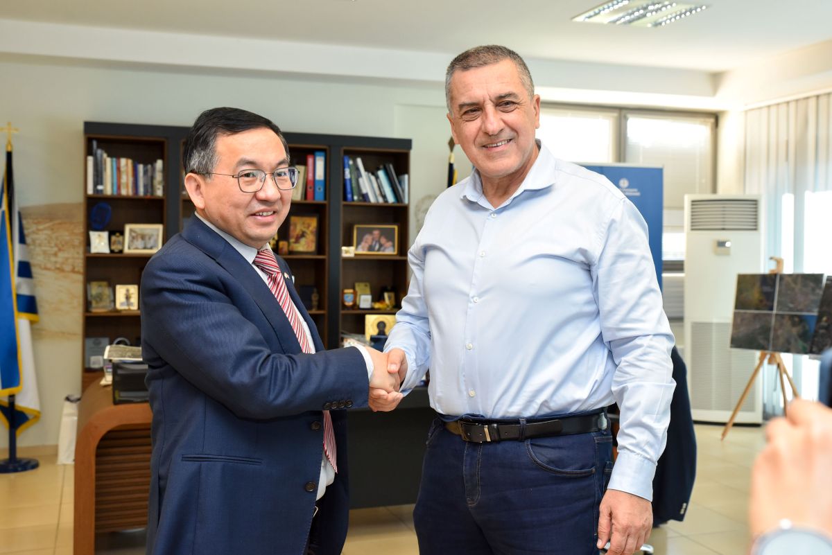 kouretas-presvis-kinas