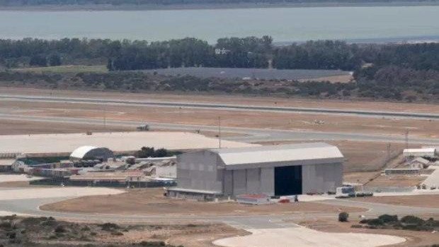 Κύπρος: Παραμένει ο συναγερμός στο Ακρωτήρι - Σύσταση στους πολίτες να φτιάξουν προληπτικά σακίδιο έκτακτης ανάγκης