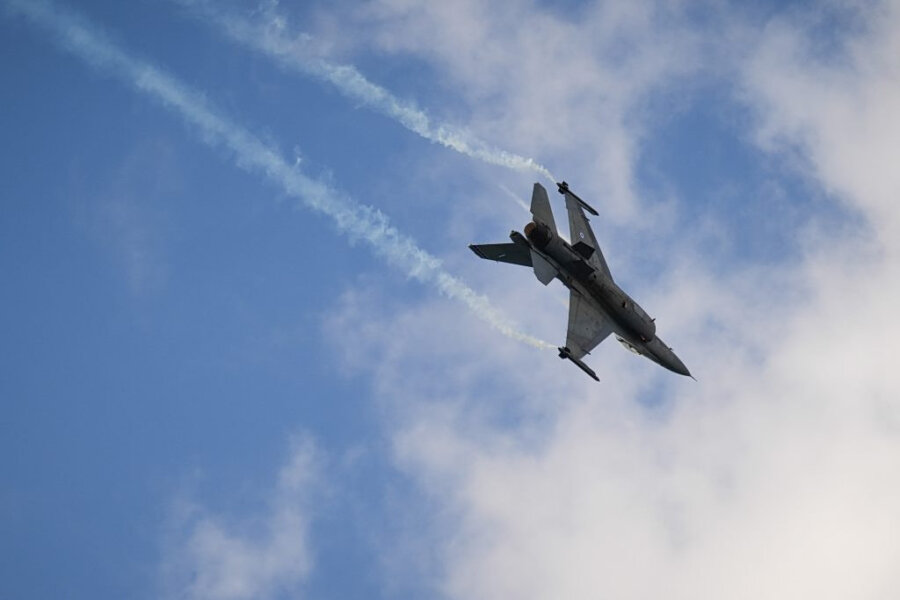 Συναγερμός για ύποπτο αντικείμενο με κατεύθυνση την Κύπρο – Απογειώθηκαν ελληνικά F-16