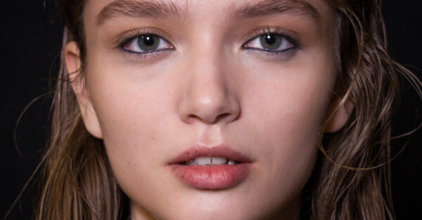 Λεξικό skincare: Τι ακριβώς κάνουν οχτώ από τα πιο δημοφιλή συστατικά περιποίησης;