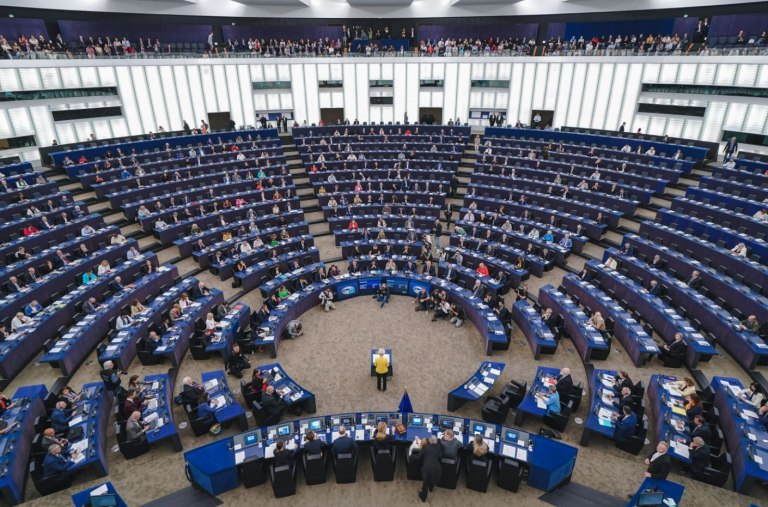 Στην Ολομέλεια του Ευρωκοινοβουλίου τα Τέμπη και το σκάνδαλο των υποκλοπών μετά τη δικαστική απόφαση