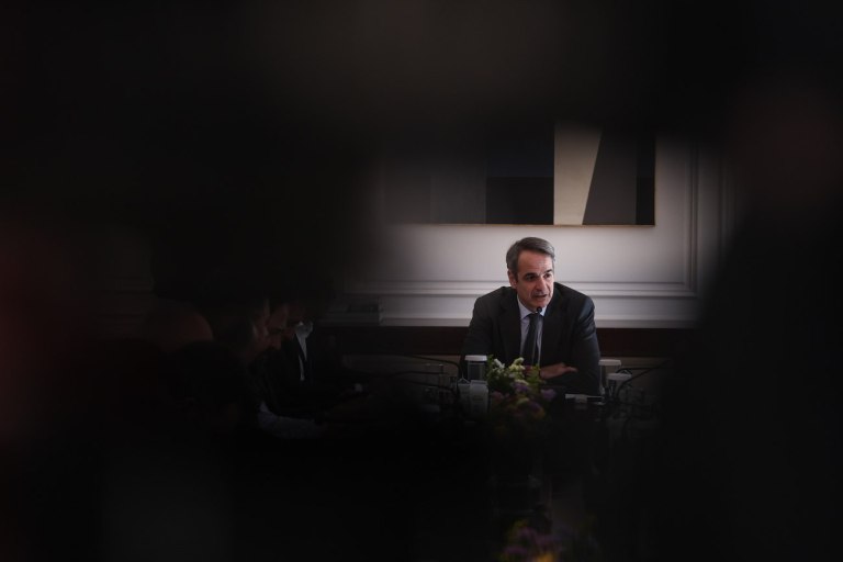 Υποκλοπές: Οι κυβερνητικοί που δεν προσέφυγαν στη Δικαιοσύνη και το έωλο επιχείρημα της αυτεπάγγελτης δίωξης