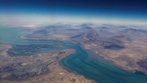 Timelapse βίντεο δείχνει πώς άδειασε το Στενό του Ορμούζ σε λίγες ώρες