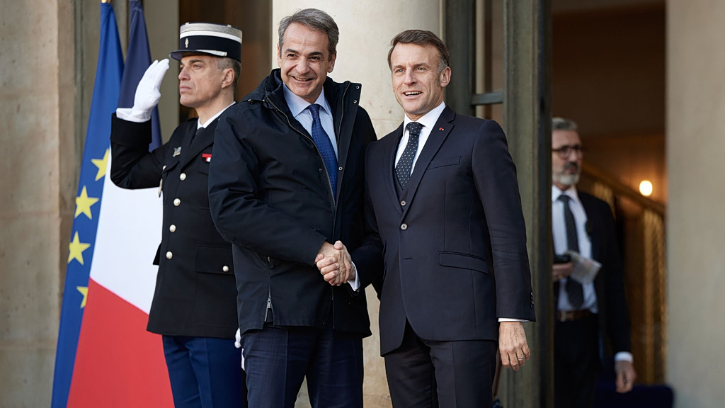 Τηλεφωνική επικοινωνία Μητσοτάκη - Μακρόν