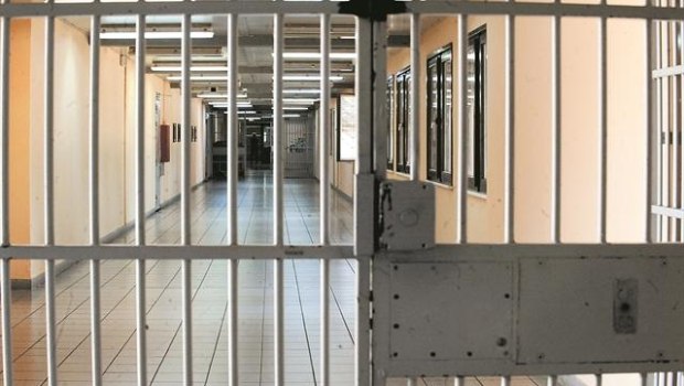 Ηράκλειο: 39χρονη επιχείρησε να αυτοκτονήσει μέσα στα κρατητήρια