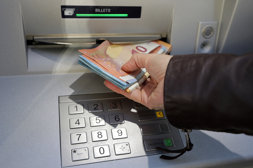 Μετρητά στο σπίτι