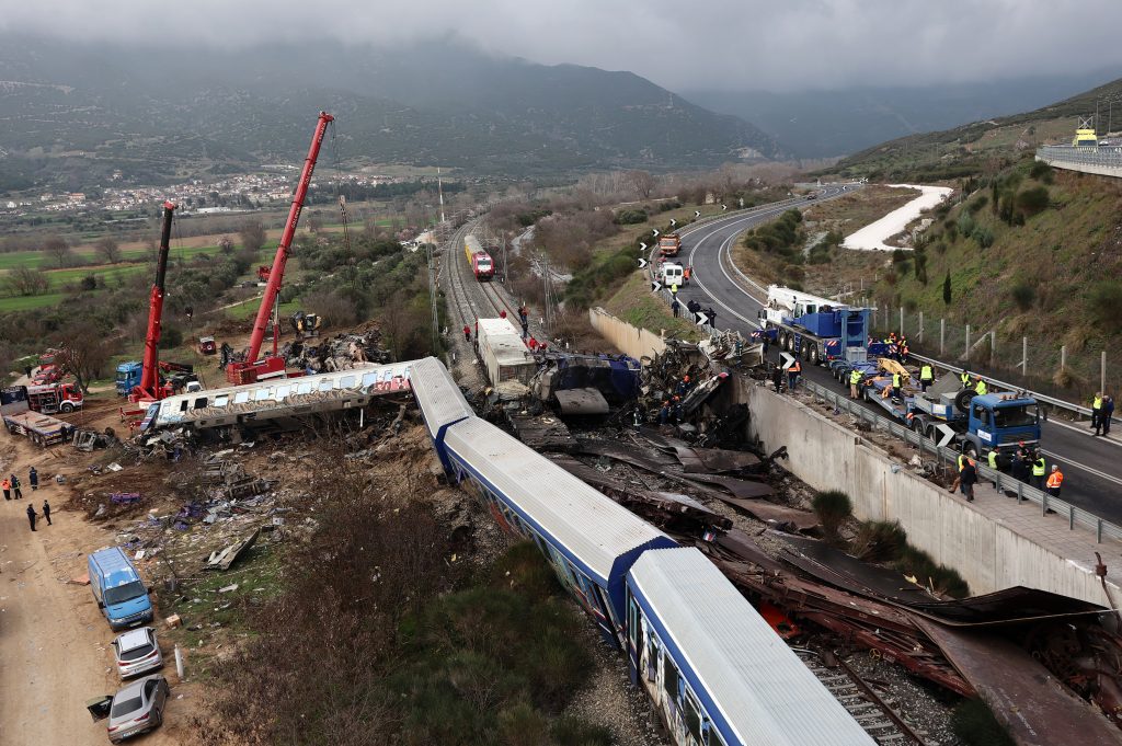 Οταν το Δημόσιο παίζει την «κολοκυθιά» στη δίκη για την τηλεδιοίκηση