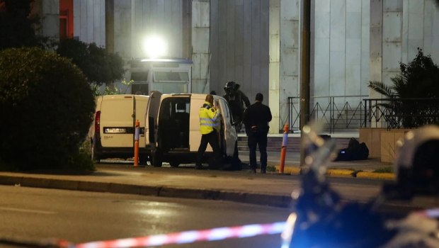 Με δύο χειροβομβίδες απειλούσε να επιτεθεί στη ΓΑΔΑ ο 48χρονος από το Σουδάν - Πώς εξουδετερώθηκε