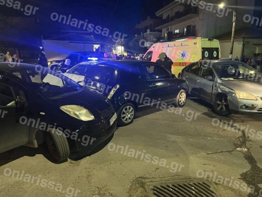 Λάρισα: Καραμπόλα με τρία ΙΧ και ένα περιπολικό - Τρεις τραυματίες
