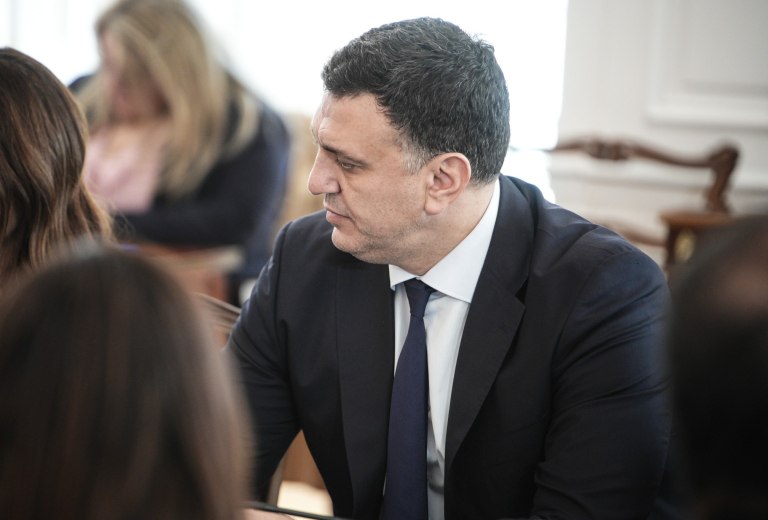 φωτογραφία στην οποία απεικονίζεται ο Βασίλης Κικίλιας