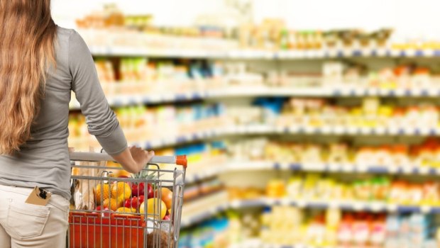 Κύπρος: Σε αναμμένα κάρβουνα η αγορά - Οι εξελίξεις στη Μέση Ανατολή στέλνουν τους καταναλωτές στα ράφια