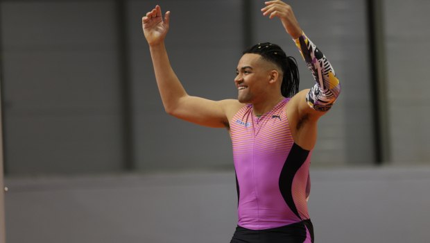 Νέα πρωτιά ο Καραλής στη Ρουέν και... παραλίγο νέο ρεκόρ!