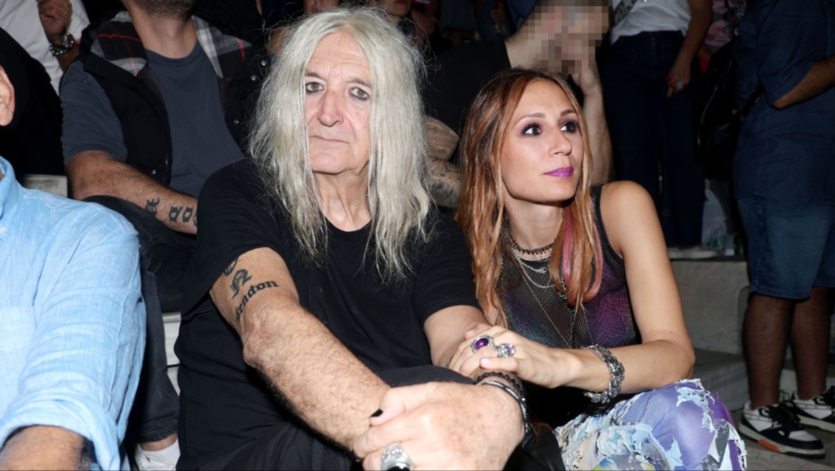 Νίκος Καρβέλας: Το μήνυμα - γροθιά στο στομάχι για το πώς η κοινωνία αντιμετωπίζει τις γυναίκες