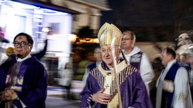 Ο καρδινάλιος του Σικάγο για το βίντεο-μοντάζ του Λευκού Οίκου: «Χάνουμε την ανθρωπιά μας»