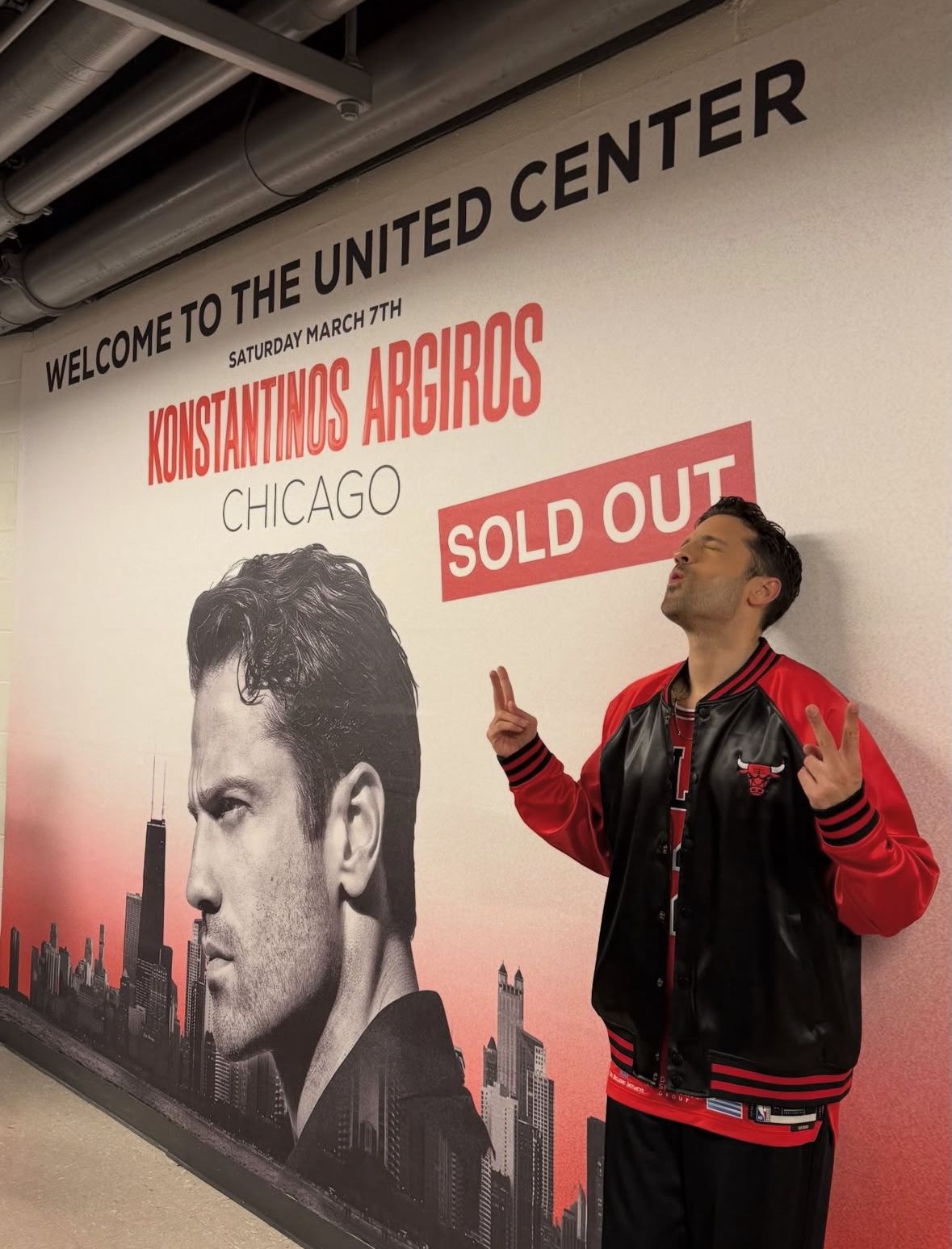 Κωνσταντίνος Αργυρός: Δείτε όσα έγιναν στη συναυλία του στο εμβληματικό στάδιο του Michael Jordan στο Σικάγο