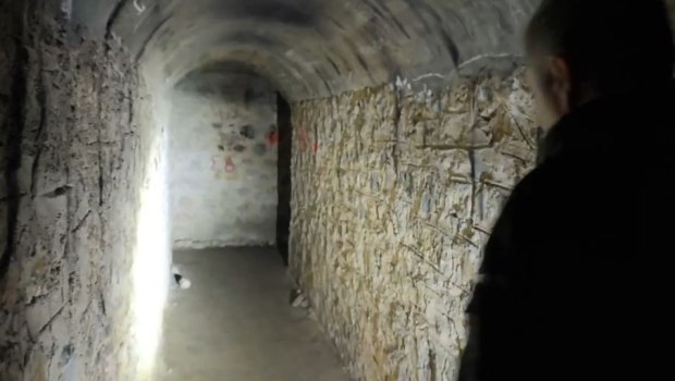 Τα 2.000 ξεχασμένα καταφύγια της Αττικής: Πώς είναι σήμερα, πόσο μπορούν να μας προστατέψουν