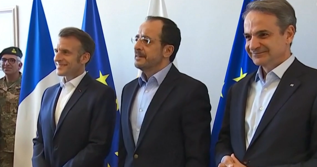 Στην Κύπρο Μακρόν και Μητσοτάκης: Ξεκίνησε η τριμερής με Χριστοδουλίδη