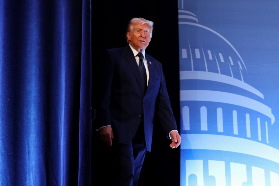 Πόλεμος στο Ιράν: Η «σύντομη εκδρομή» του Τραμπ που έβαλε φωτιά στη Μέση Ανατολή