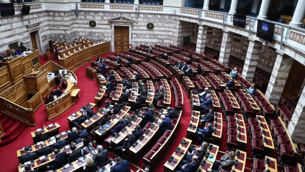 Βουλή: Συνεδριάζει η Ολομέλεια για τον ΟΠΕΚΕΠΕ- Το πόρισμα των ευθυνών και η επόμενη μέρα